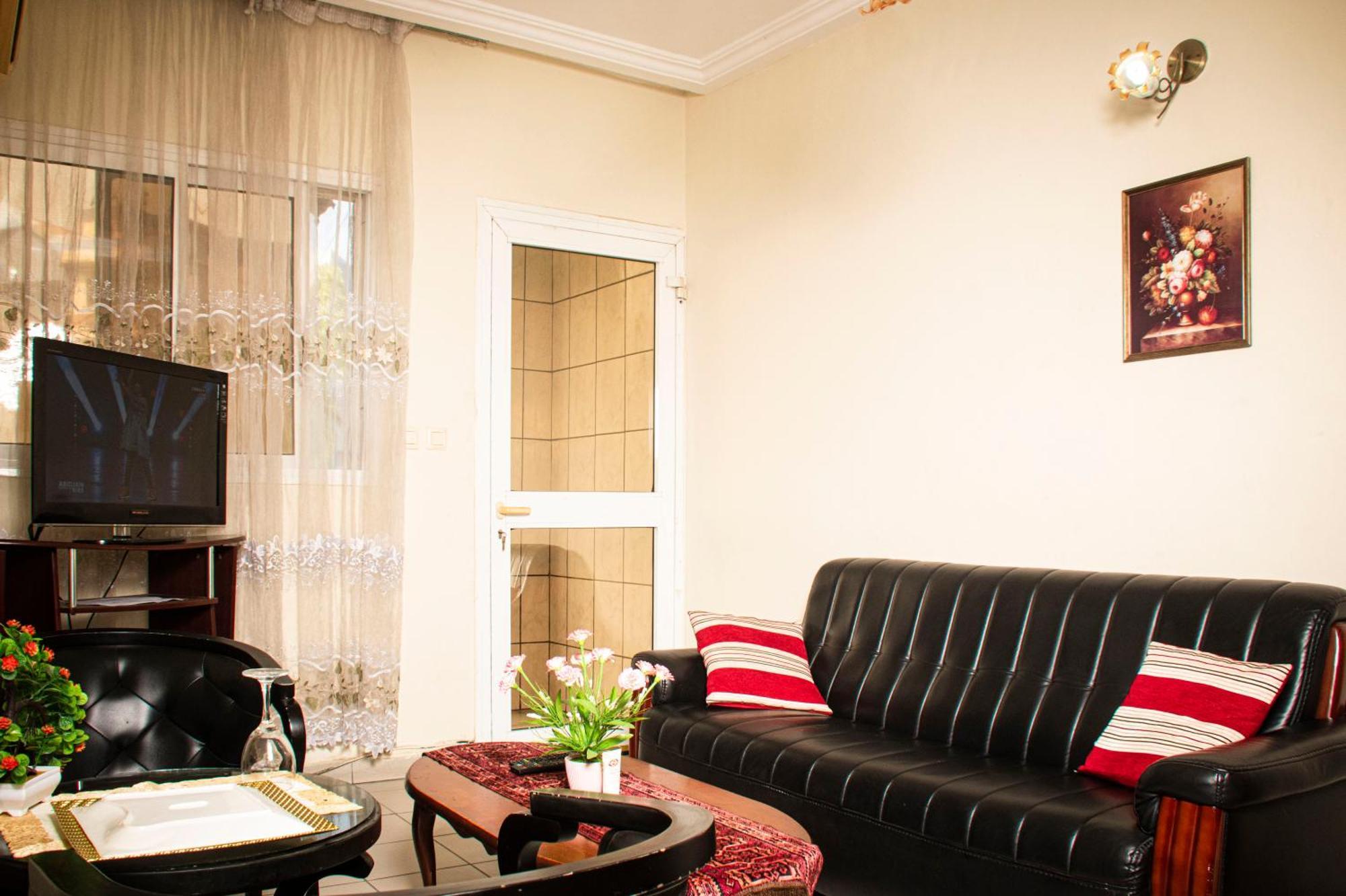 Clos D'Anthony Residence Bonanjo Ντουάλα Εξωτερικό φωτογραφία